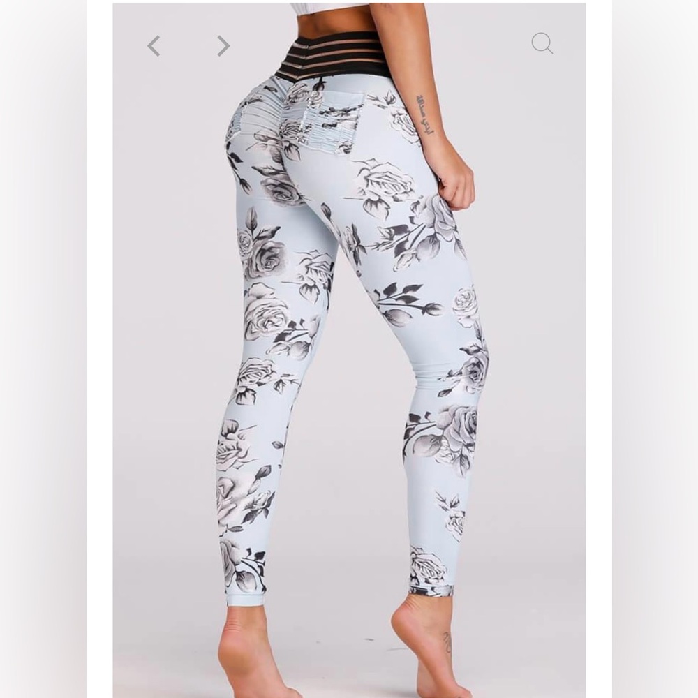 Floral push up button leggings